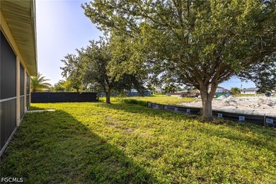 Welcome home to this beautifully maintained 3-bedroom + den - photo 38