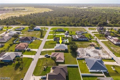 Welcome home to this beautifully maintained 3-bedroom + den - photo 42