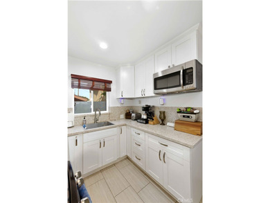 Welcome to 618 W 21st Street, a beautifully upgraded 2-bedroom - photo 12