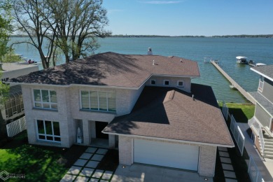 Clear Lake Home For Sale in Clear Lake Iowa