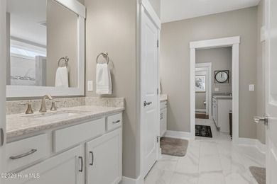 Stunning, free-flowing open-concept residence offering refined - photo 24