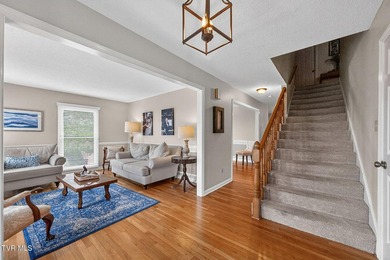 This elegant traditional brick home offers 4 bedrooms and 3.5 - photo 4