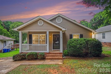 Beautifully renovated, walkable to downtown Belmont, in the - photo 2