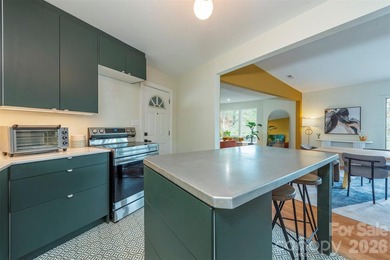 Welcome to this exceptional 5-bedroom, 4-bathroom home located - photo 11