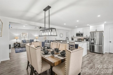 Welcome to luxury living in the highly sought-after Woodbridge - photo 13