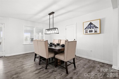 Welcome to luxury living in the highly sought-after Woodbridge - photo 14