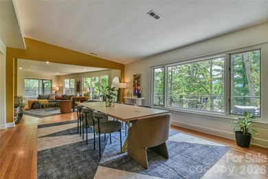 Welcome to this exceptional 5-bedroom, 4-bathroom home located - photo 15
