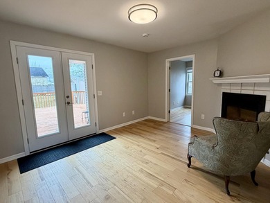 Beautifully remodeled Mackinaw City home just a short walk to - photo 15