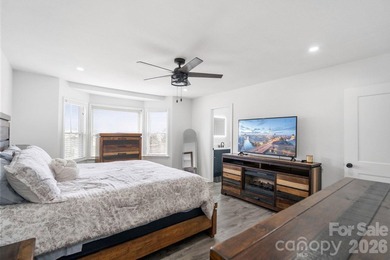 Welcome to luxury living in the highly sought-after Woodbridge - photo 18