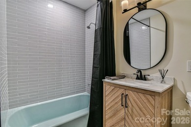 Welcome to this exceptional 5-bedroom, 4-bathroom home located - photo 20