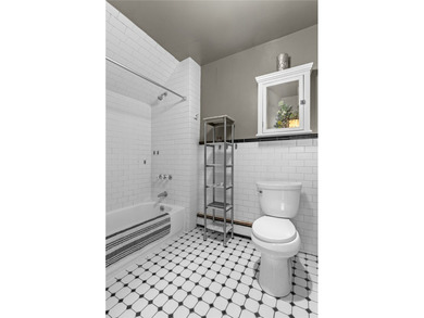 Dunraven - a beautifully preserved c.1923 American Craftsman - - photo 21