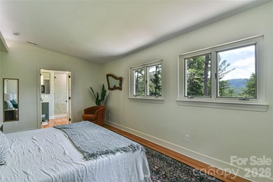 Welcome to this exceptional 5-bedroom, 4-bathroom home located - photo 22