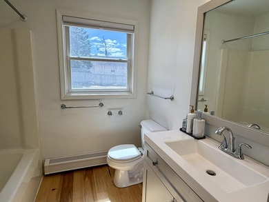 Beautifully remodeled Mackinaw City home just a short walk to - photo 24