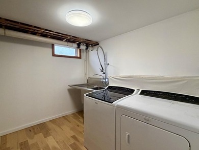 Beautifully remodeled Mackinaw City home just a short walk to - photo 25