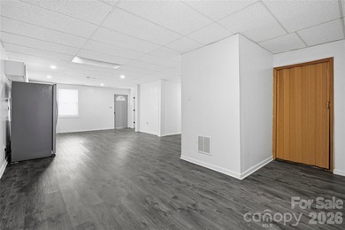 Welcome to luxury living in the highly sought-after Woodbridge - photo 27
