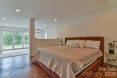 Welcome to this exceptional 5-bedroom, 4-bathroom home located - photo 33
