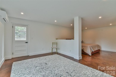 Welcome to this exceptional 5-bedroom, 4-bathroom home located - photo 34