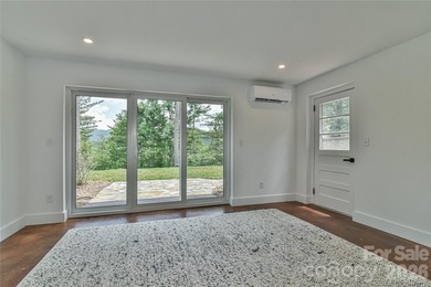 Welcome to this exceptional 5-bedroom, 4-bathroom home located - photo 35
