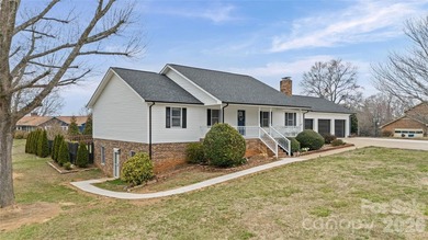 Welcome to luxury living in the highly sought-after Woodbridge - photo 37
