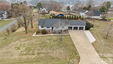 Welcome to luxury living in the highly sought-after Woodbridge - photo 38