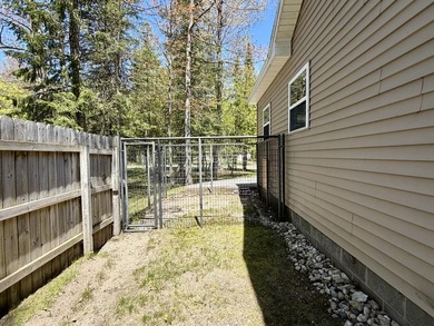 Beautifully remodeled Mackinaw City home just a short walk to - photo 42