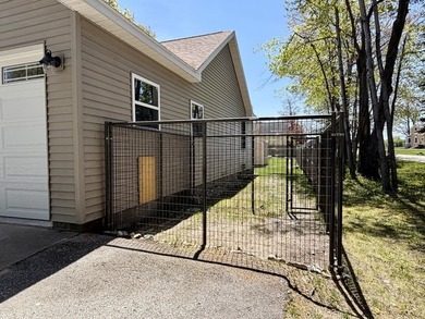 Beautifully remodeled Mackinaw City home just a short walk to - photo 43