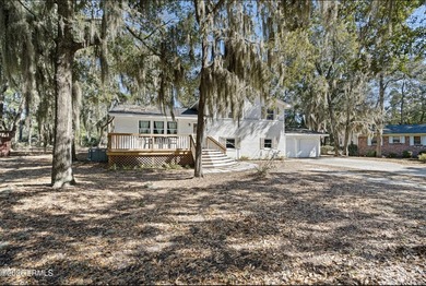 Welcome to 507 Mystic Drive E, a beautifully updated home in the - photo 4