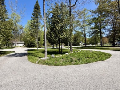 Beautifully remodeled Mackinaw City home just a short walk to - photo 44