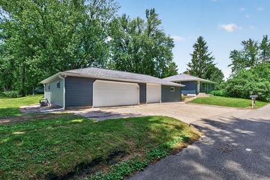 This beautifully updated 3-bedroom, 2-bathroom rambler offers 1 - photo 2
