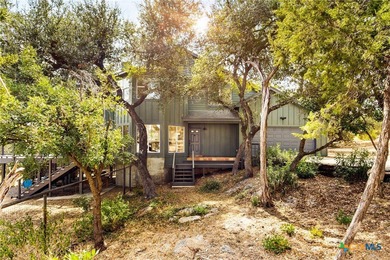 Lake Home For Sale in Canyon Lake, Texas