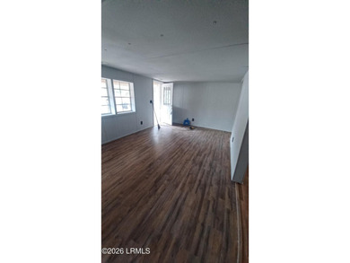 HUGE PRICE REDUCTION! Owners say sell! Privacy, lots of room for - photo 3