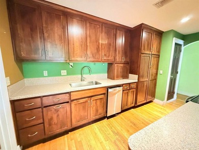 Welcome to this beautifully maintained brick home offering - photo 4