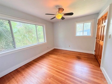 Welcome to this beautifully maintained brick home offering - photo 9