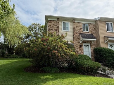 Cameo Townhouses is the best kept secret place to live! This - photo 1