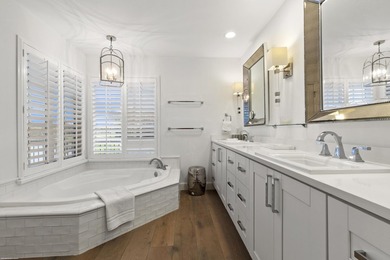 Fully upgraded 4BR/3.5BA pool home within prestigious Palm Beach - photo 12