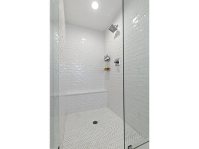 Fully upgraded 4BR/3.5BA pool home within prestigious Palm Beach - photo 13