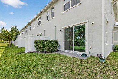 GORGEOUS CORNER UNIT W/ OPEN FLOOR PLAN & PLENTY OF WINDOWS - photo 16