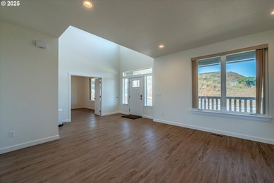 Immaculate Coastal Home on Vesta Street, Bandon, Oregon2,600+ Sq - photo 19