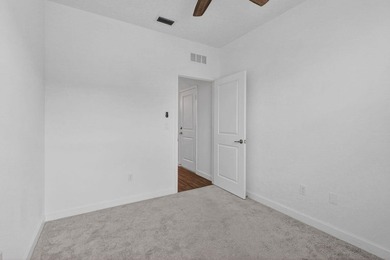 GORGEOUS CORNER UNIT W/ OPEN FLOOR PLAN & PLENTY OF WINDOWS - photo 22