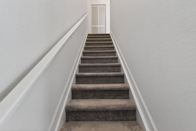 GORGEOUS CORNER UNIT W/ OPEN FLOOR PLAN & PLENTY OF WINDOWS - photo 24