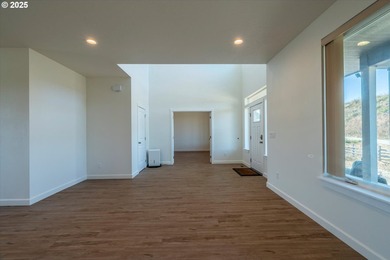Immaculate Coastal Home on Vesta Street, Bandon, Oregon2,600+ Sq - photo 29