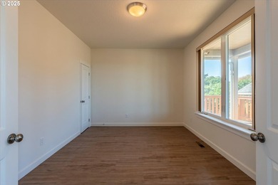 Immaculate Coastal Home on Vesta Street, Bandon, Oregon2,600+ Sq - photo 35
