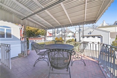 Welcome to this fantastic sunshine filled one-family detached - photo 17