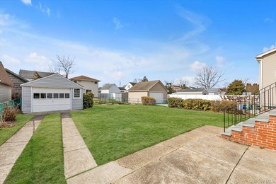 Unlock the potential of this solid 4-bedroom, 2-bathroom Cape! - photo 17