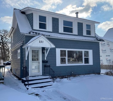 Lake Michigan - Delta County Home Active Under Contract in Escanaba Michigan