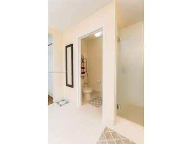 (private lake, pond, creek) Home For Sale in Miramar Florida