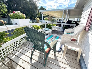 Partially furnished and move-in ready - just bring your - photo 6