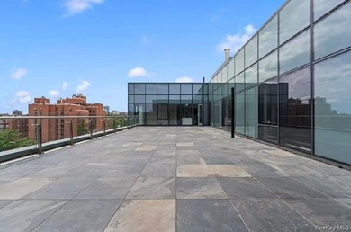 This thoughtfully designed 2-bedroom, 2-bath residence offers - photo 14