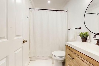Discover this beautiful 4 Beds 2 Baths, fully remodeled house - photo 18