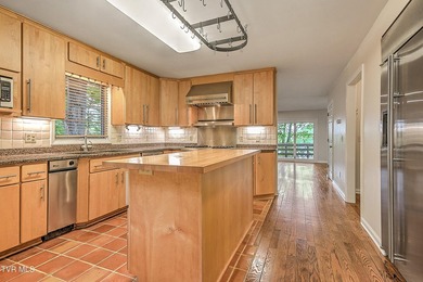 Just like the name of the road: Hideaway is the perfect private - photo 9